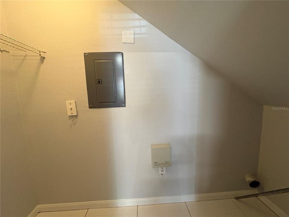 For Rent: $1,950 (3 beds, 2 baths, 1350 Square Feet)