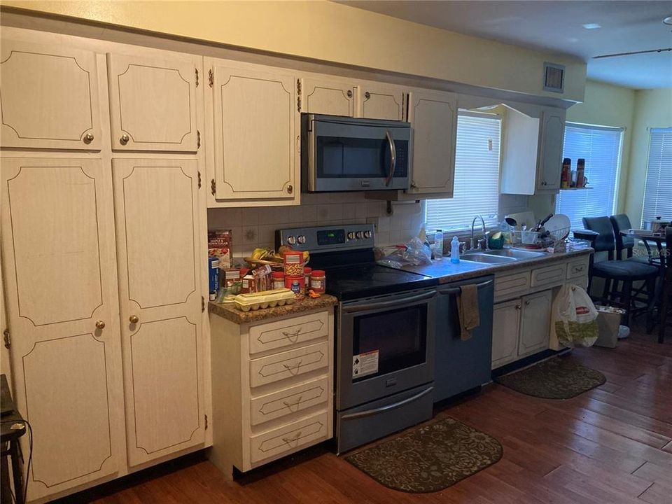En Venta: $395,000 (3 camas, 2 baños, 1685 Pies cuadrados)