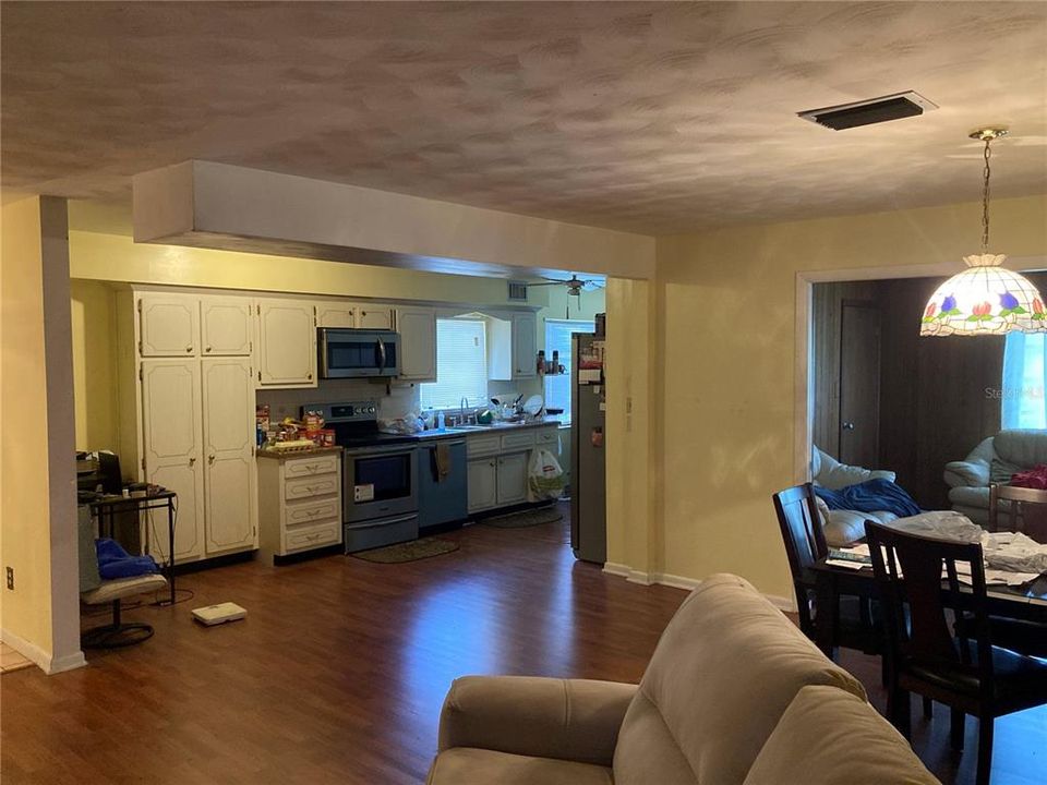 En Venta: $395,000 (3 camas, 2 baños, 1685 Pies cuadrados)