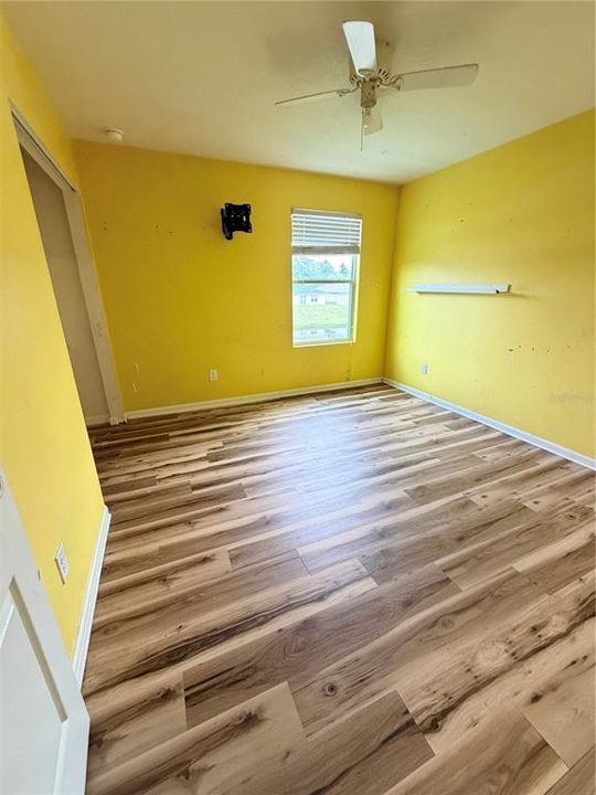 For Sale: $292,500 (4 beds, 2 baths, 2352 Square Feet)