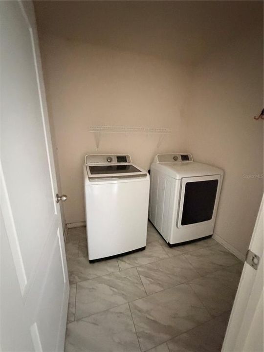 For Sale: $292,500 (4 beds, 2 baths, 2352 Square Feet)