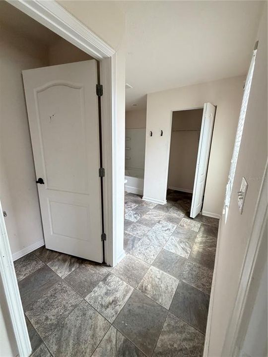 For Sale: $292,500 (4 beds, 2 baths, 2352 Square Feet)