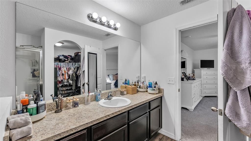 For Sale: $275,000 (3 beds, 2 baths, 1515 Square Feet)