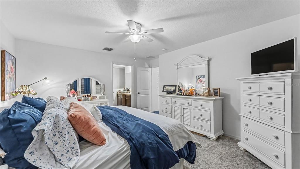 For Sale: $275,000 (3 beds, 2 baths, 1515 Square Feet)