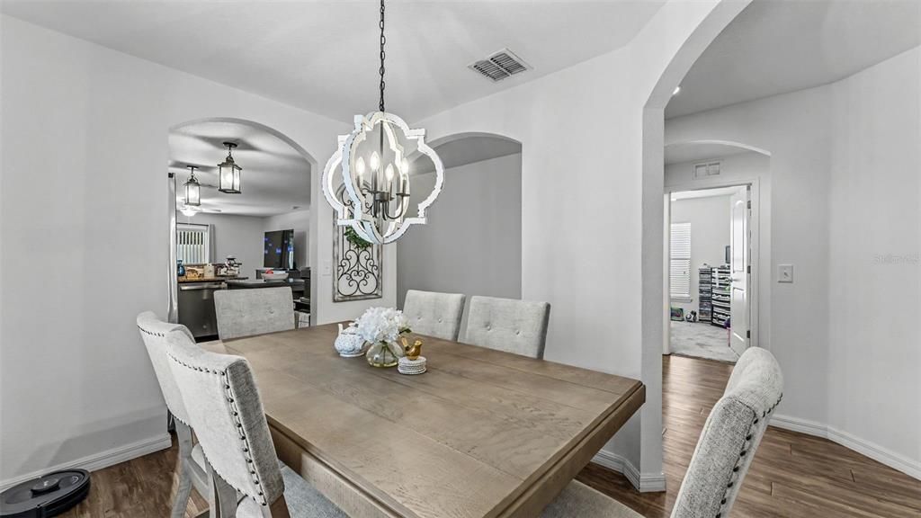 For Sale: $275,000 (3 beds, 2 baths, 1515 Square Feet)