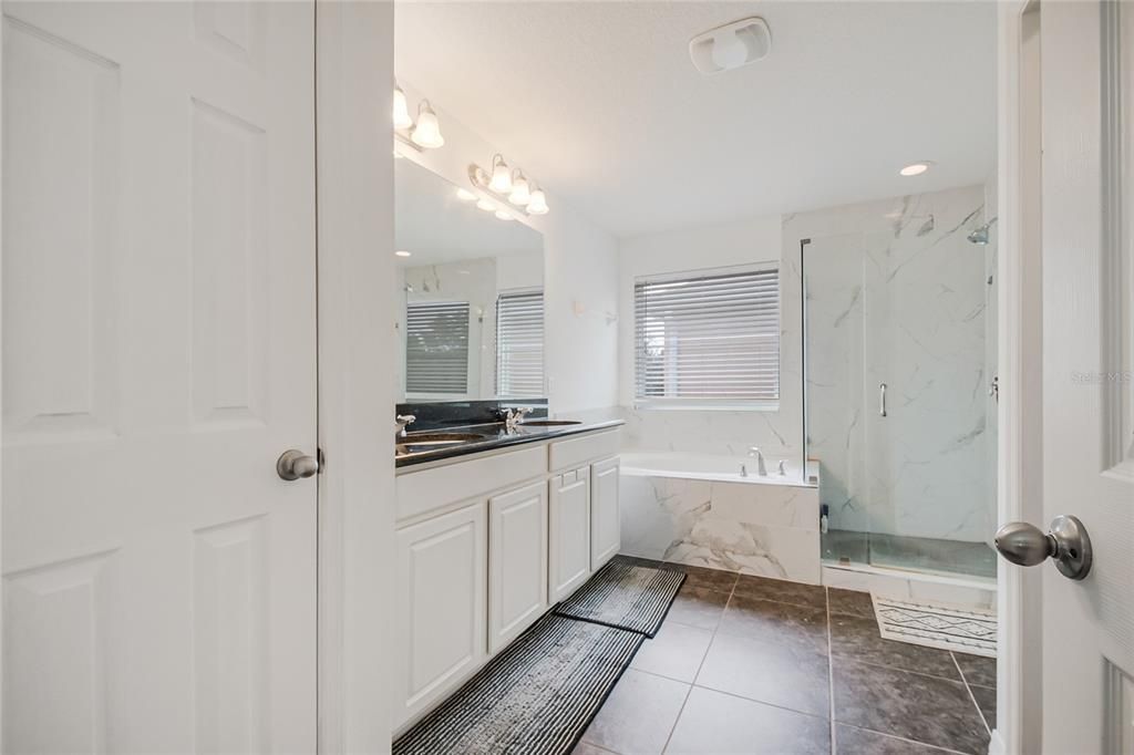 For Sale: $459,995 (4 beds, 2 baths, 2338 Square Feet)