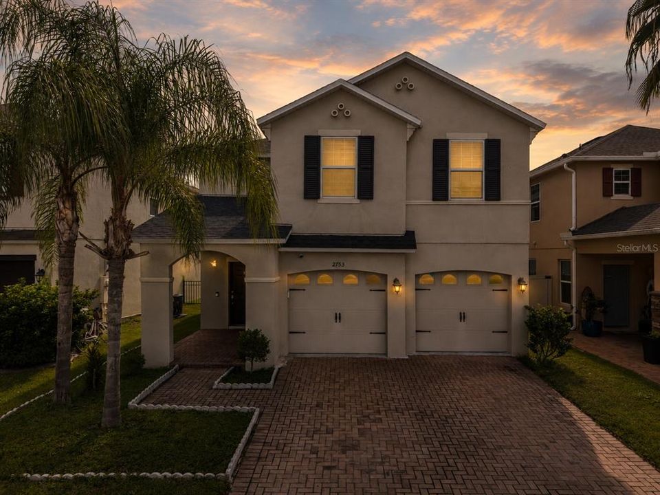 For Sale: $459,995 (4 beds, 2 baths, 2338 Square Feet)