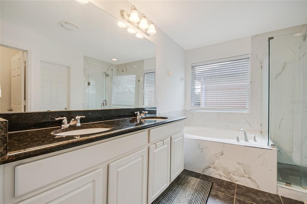For Sale: $459,995 (4 beds, 2 baths, 2338 Square Feet)
