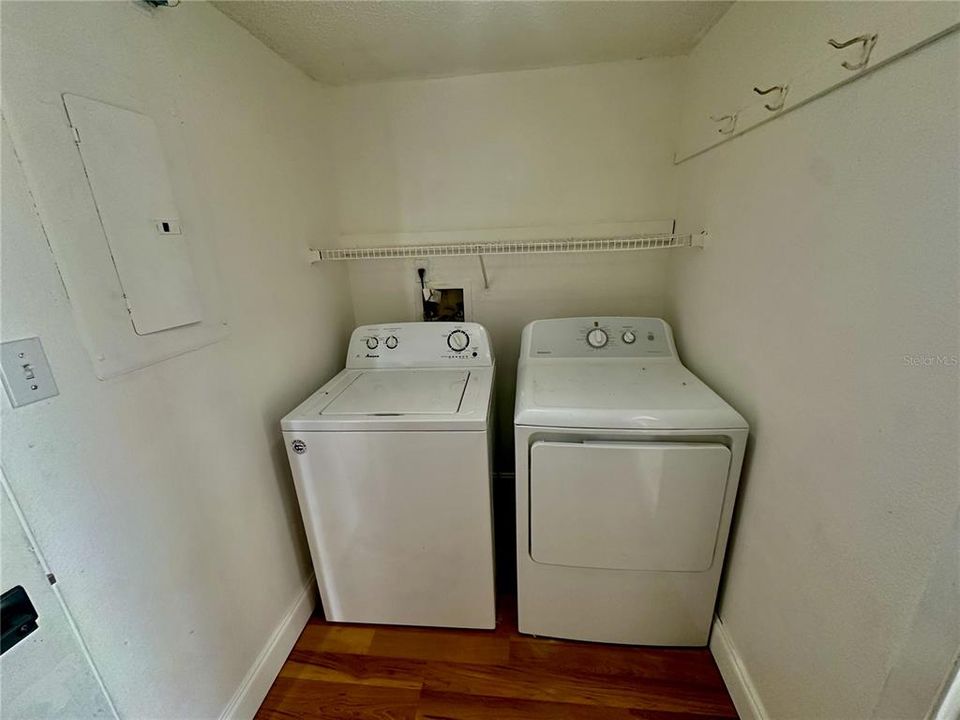 For Rent: $2,295 (3 beds, 2 baths, 1393 Square Feet)