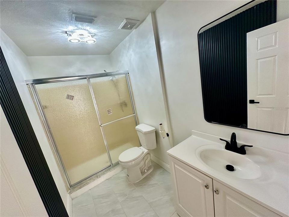 For Rent: $2,295 (3 beds, 2 baths, 1393 Square Feet)