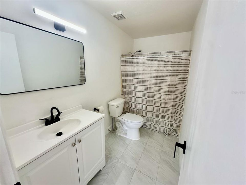 For Rent: $2,295 (3 beds, 2 baths, 1393 Square Feet)