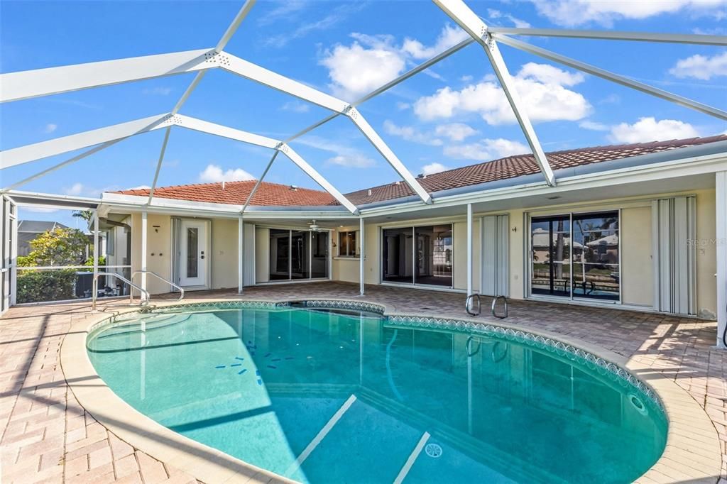 En Venta: $499,000 (3 camas, 2 baños, 1970 Pies cuadrados)
