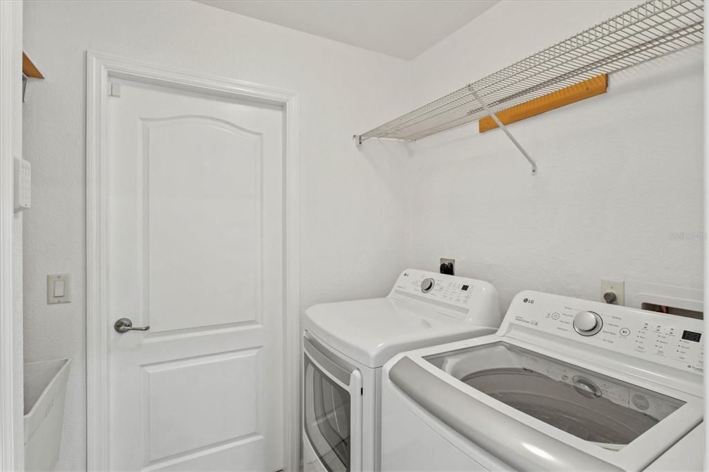 En Renta: $2,300 (3 camas, 2 baños, 1631 Pies cuadrados)