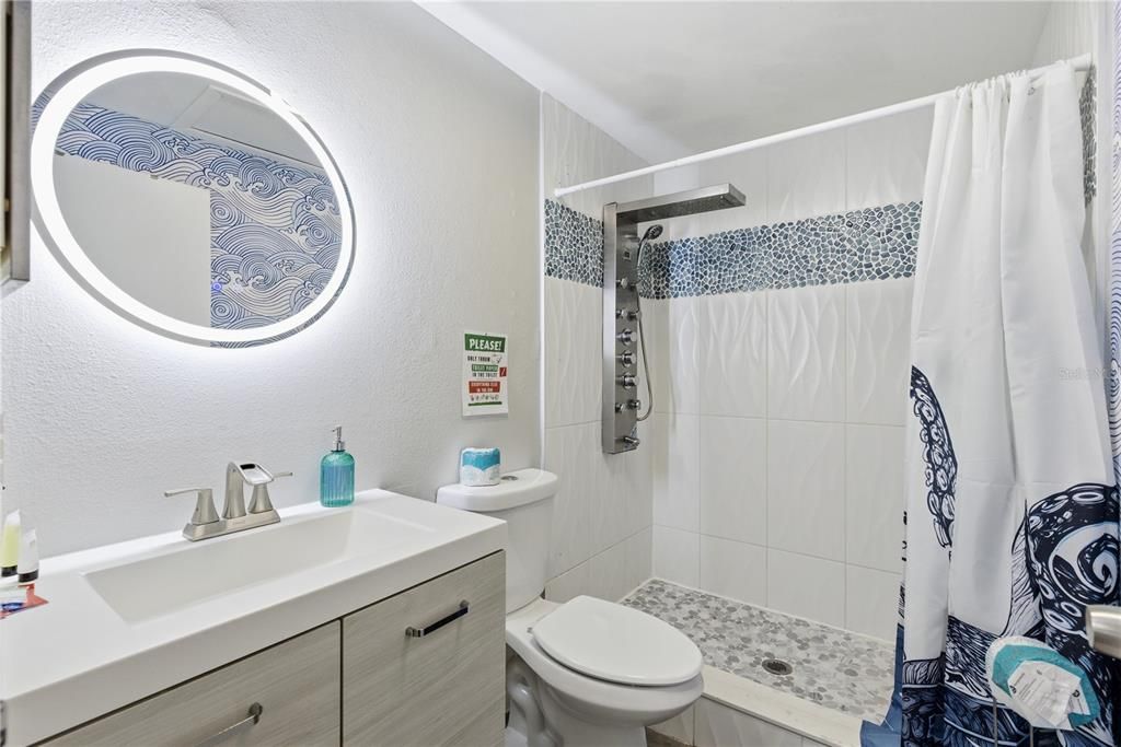 En Venta: $2,690,000 (6 camas, 4 baños, 2050 Pies cuadrados)