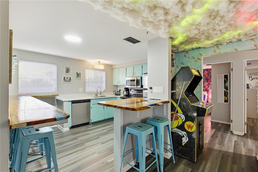 En Venta: $2,690,000 (6 camas, 4 baños, 2050 Pies cuadrados)