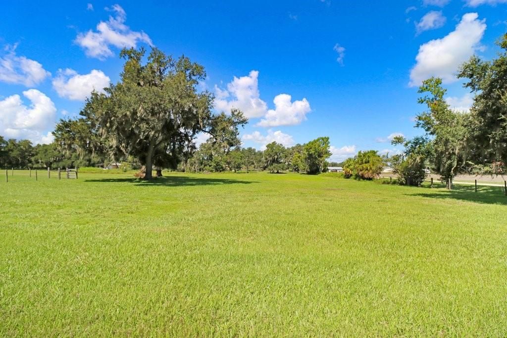 En Venta: $900,000 (4 camas, 3 baños, 2599 Pies cuadrados)
