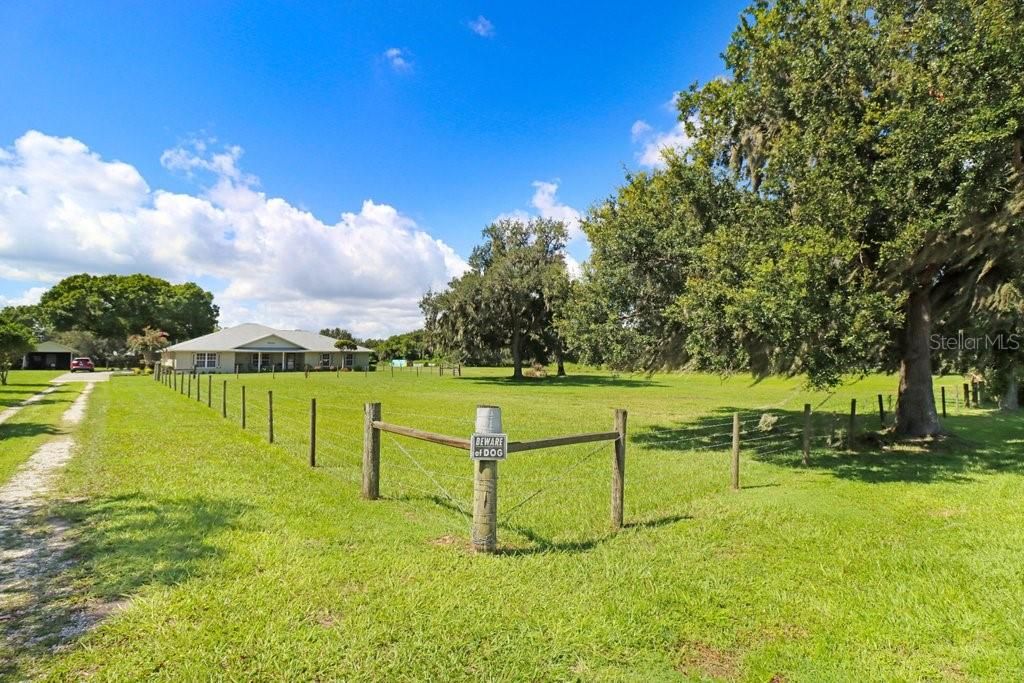 En Venta: $900,000 (4 camas, 3 baños, 2599 Pies cuadrados)