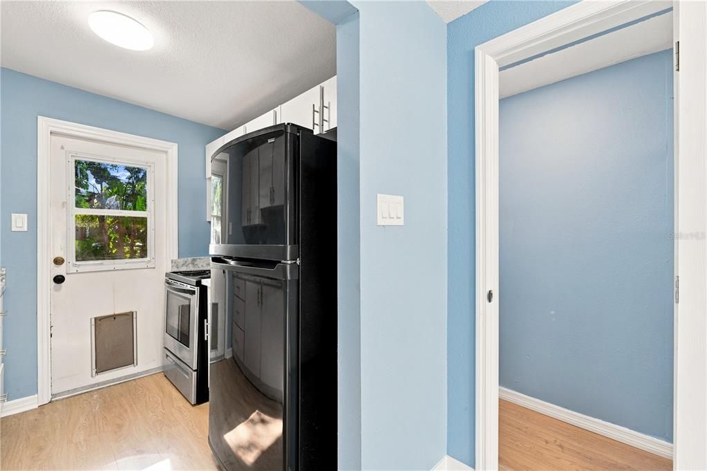 For Sale: $259,900 (2 beds, 1 baths, 952 Square Feet)