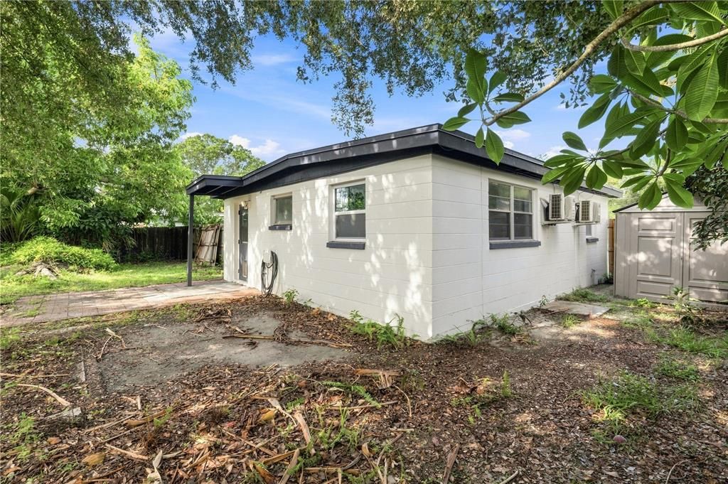 For Sale: $259,900 (2 beds, 1 baths, 952 Square Feet)