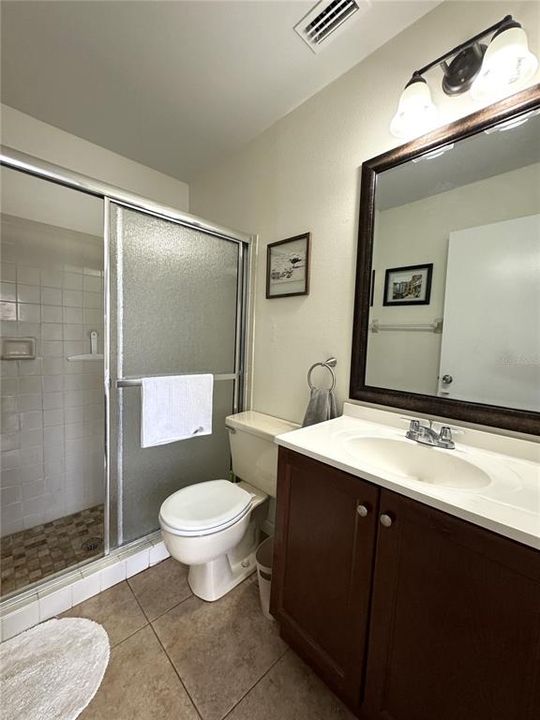 For Rent: $1,600 (3 beds, 2 baths, 1037 Square Feet)