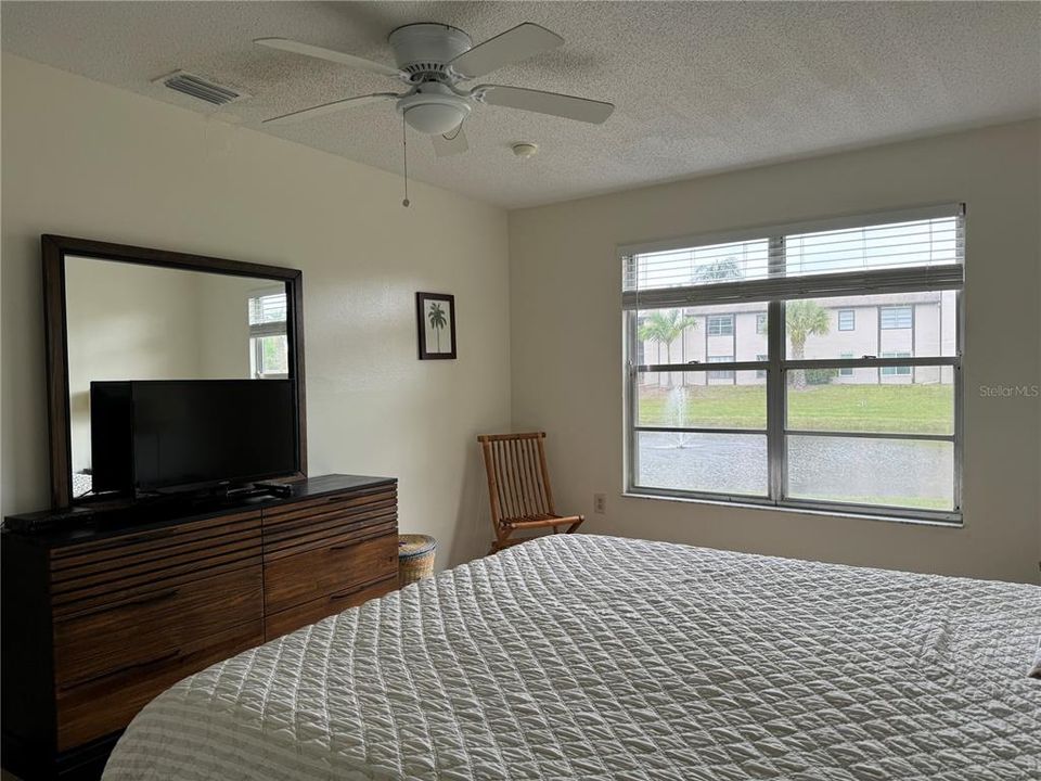 For Rent: $1,600 (3 beds, 2 baths, 1037 Square Feet)