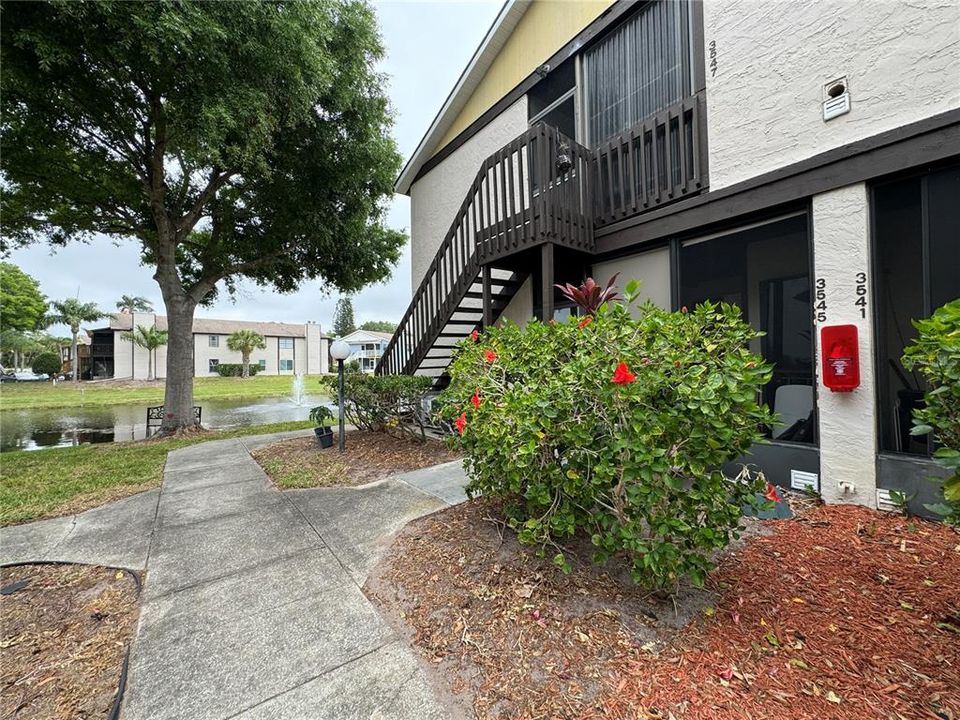For Rent: $1,600 (3 beds, 2 baths, 1037 Square Feet)