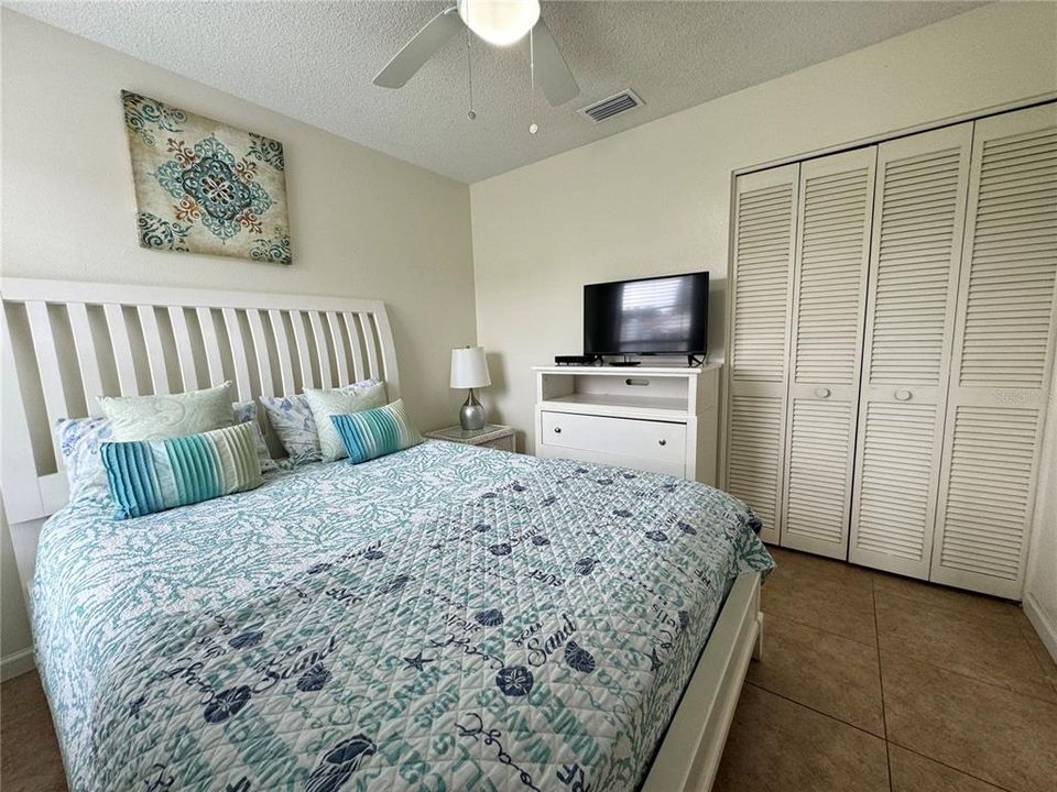 For Rent: $1,600 (3 beds, 2 baths, 1037 Square Feet)
