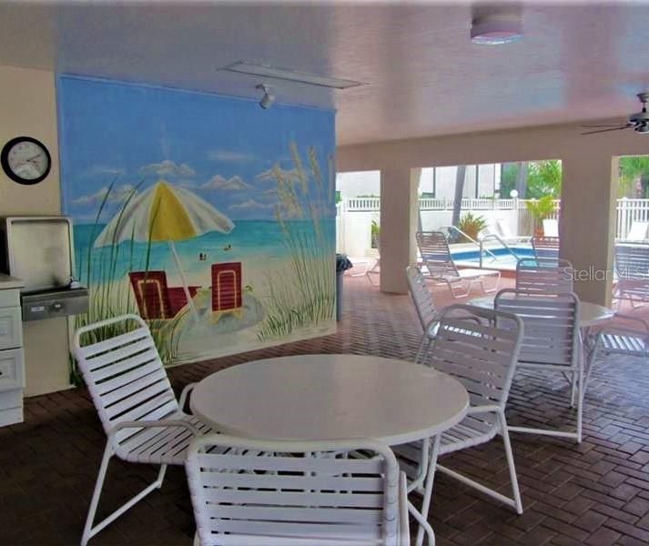 For Rent: $1,600 (3 beds, 2 baths, 1037 Square Feet)