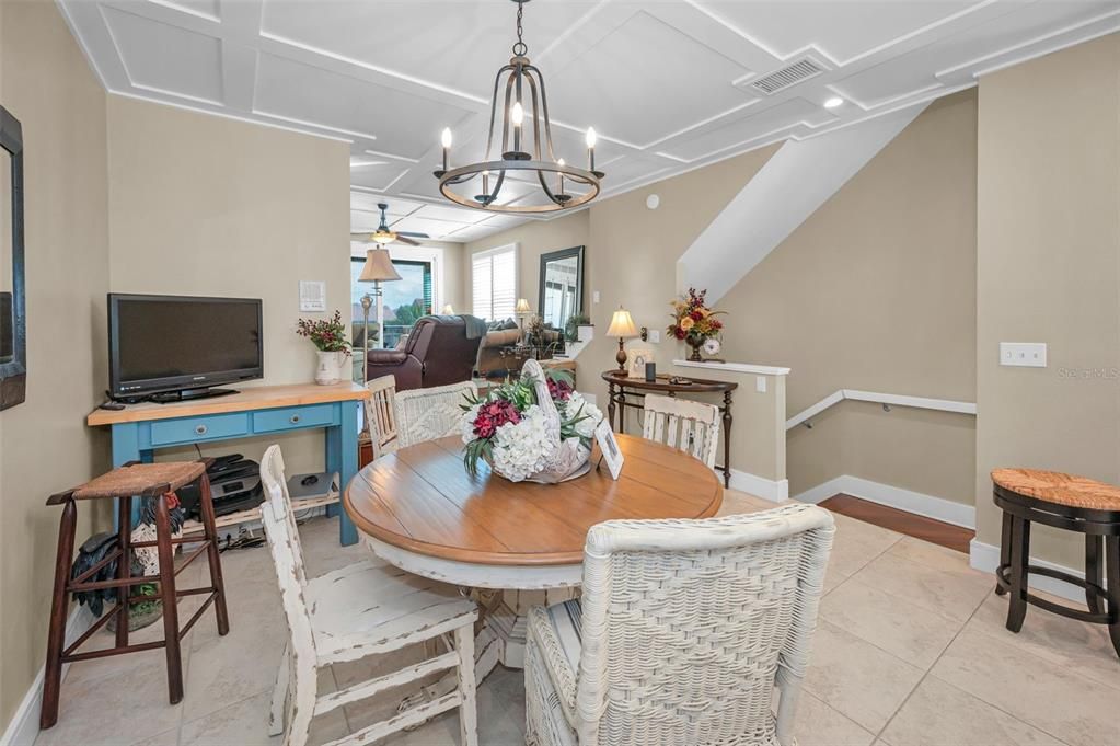 En Venta: $1,225,000 (3 camas, 3 baños, 2215 Pies cuadrados)