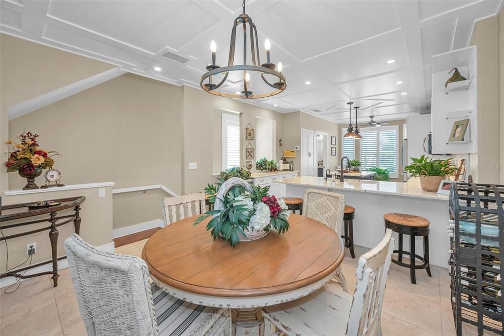 En Venta: $1,225,000 (3 camas, 3 baños, 2215 Pies cuadrados)