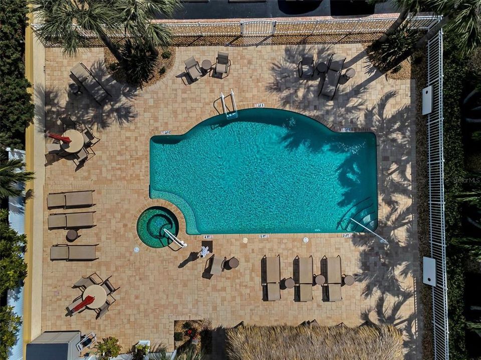 En Venta: $1,225,000 (3 camas, 3 baños, 2215 Pies cuadrados)