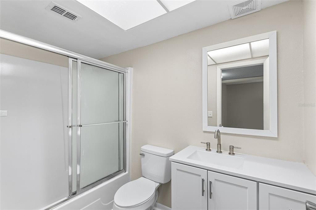 For Sale: $119,900 (2 beds, 2 baths, 1099 Square Feet)