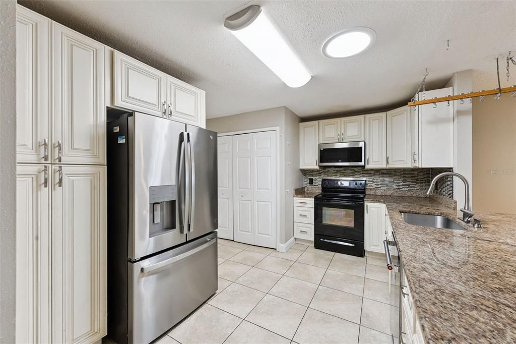 For Sale: $559,000 (4 beds, 2 baths, 2255 Square Feet)