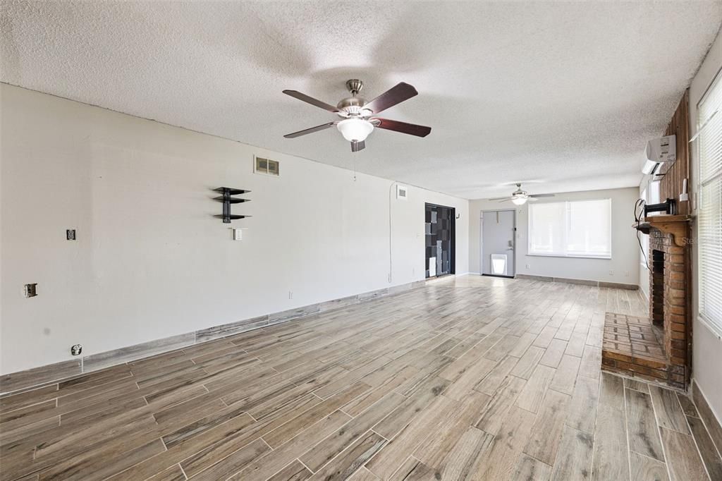 For Sale: $559,000 (4 beds, 2 baths, 2255 Square Feet)