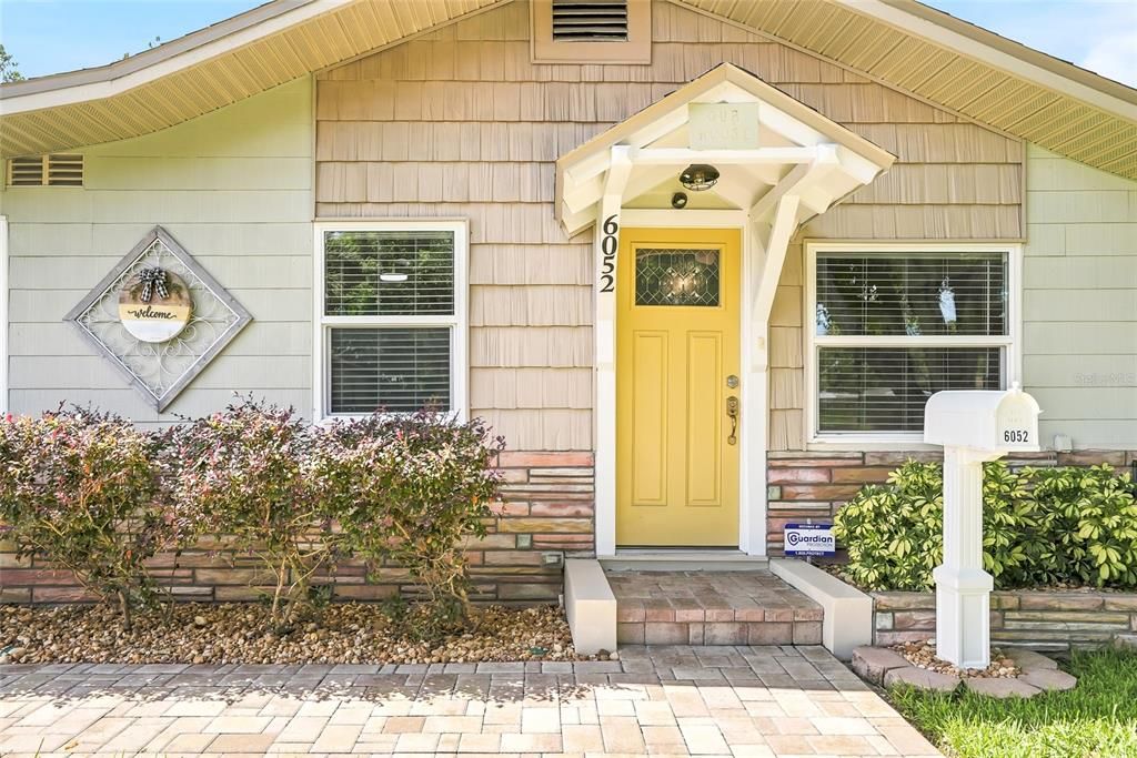 На продажу: $375,500 (2 спален, 1 ванн, 996 Квадратных фут)