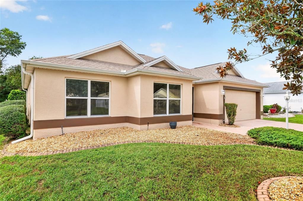 For Sale: $395,000 (3 beds, 2 baths, 1560 Square Feet)