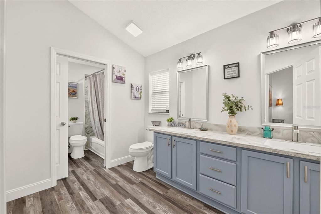 For Sale: $395,000 (3 beds, 2 baths, 1560 Square Feet)