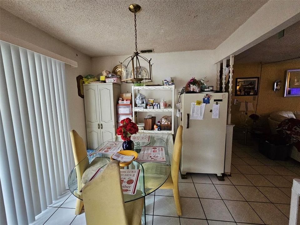 En Venta: $279,000 (3 camas, 2 baños, 1065 Pies cuadrados)
