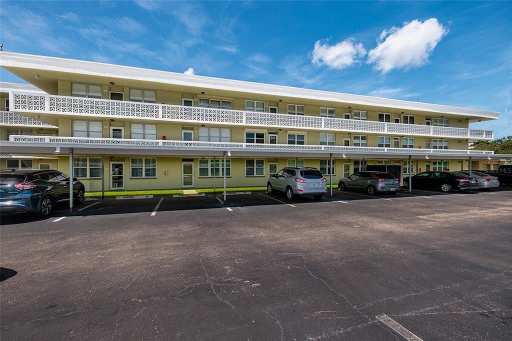 For Rent: $1,800 (2 beds, 2 baths, 1035 Square Feet)