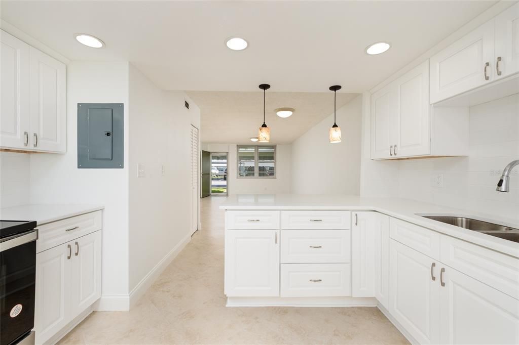 For Rent: $1,800 (2 beds, 2 baths, 1035 Square Feet)