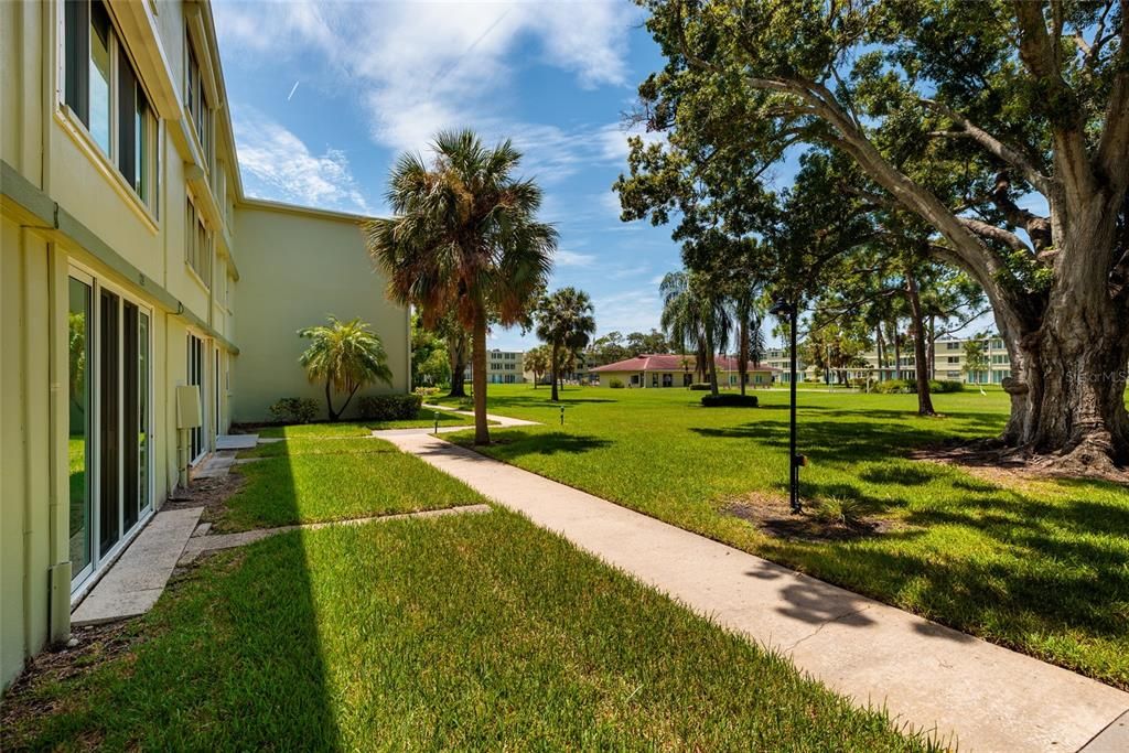 For Rent: $1,800 (2 beds, 2 baths, 1035 Square Feet)