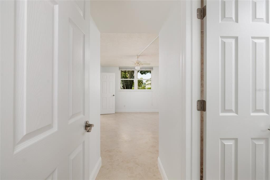 For Rent: $1,800 (2 beds, 2 baths, 1035 Square Feet)
