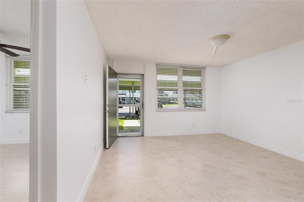 For Rent: $1,800 (2 beds, 2 baths, 1035 Square Feet)