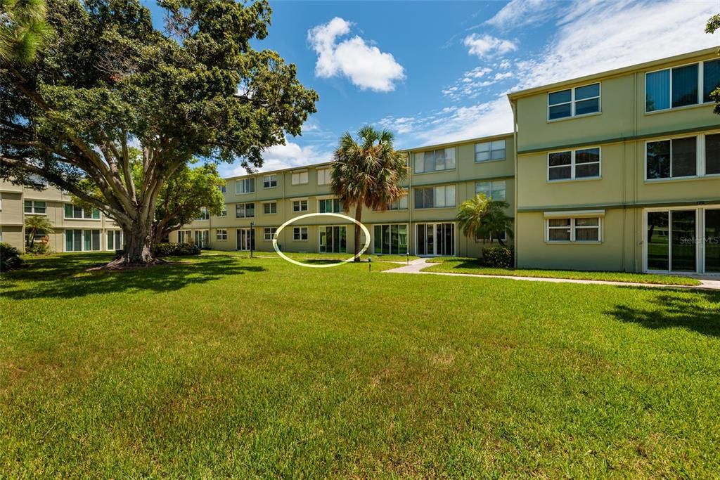 For Rent: $1,800 (2 beds, 2 baths, 1035 Square Feet)