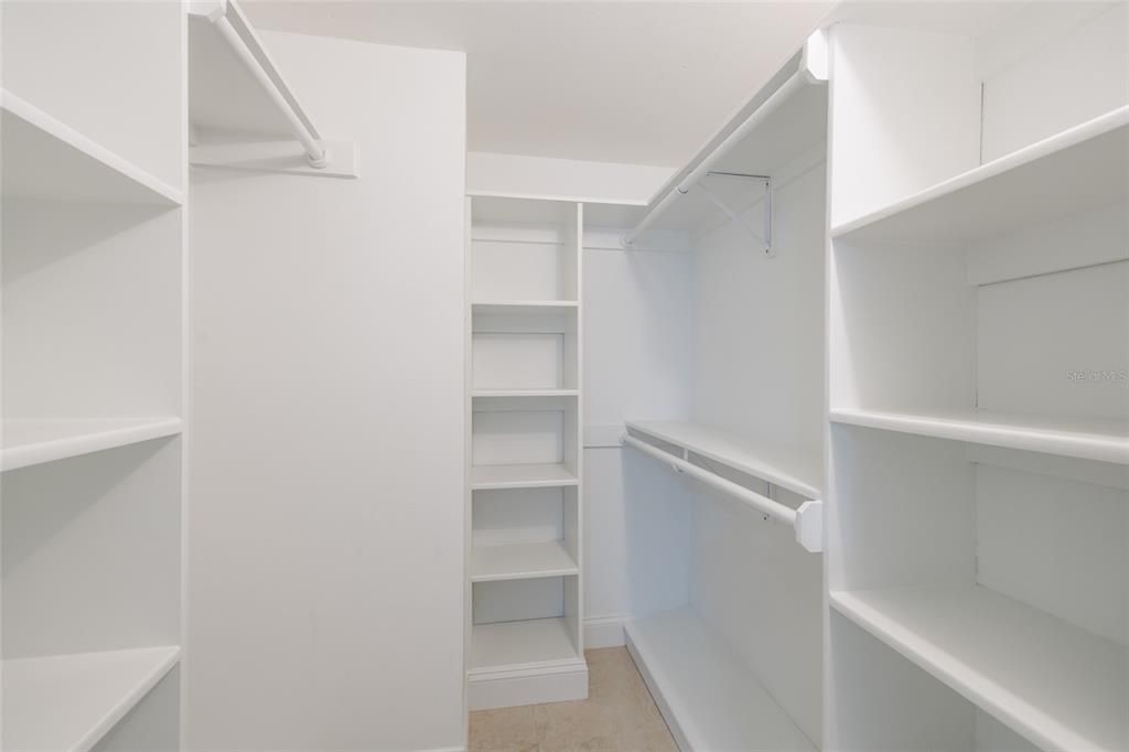 For Rent: $1,800 (2 beds, 2 baths, 1035 Square Feet)