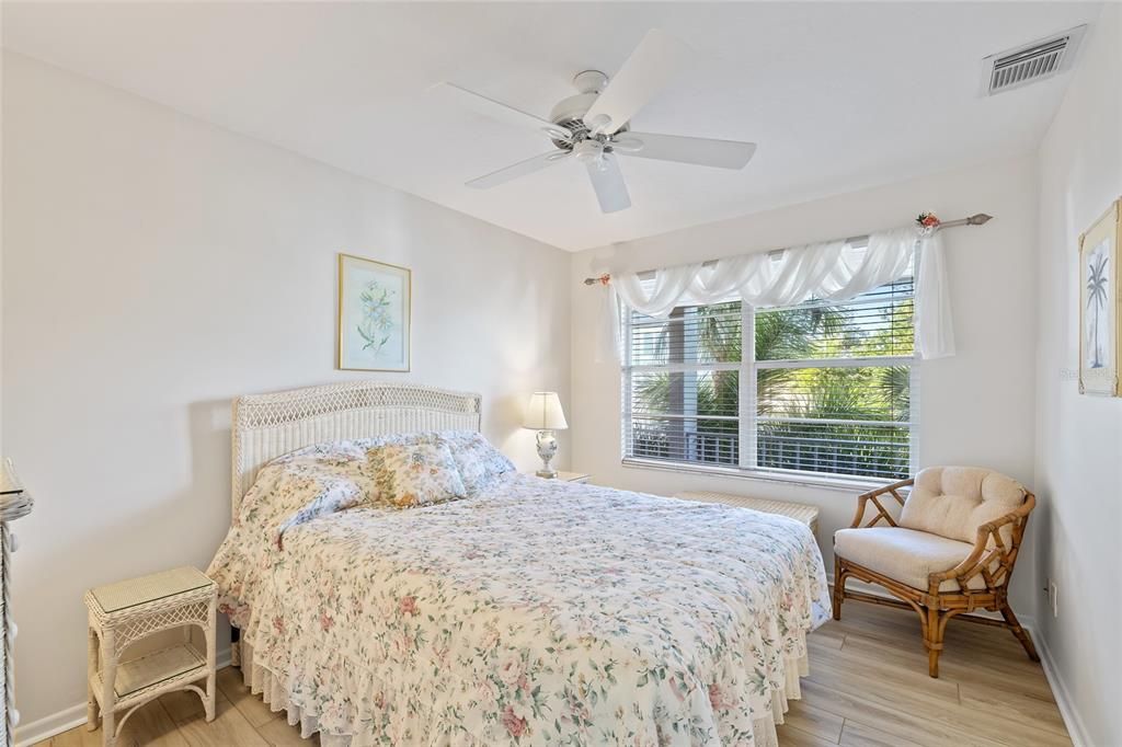 For Sale: $520,000 (2 beds, 2 baths, 1072 Square Feet)