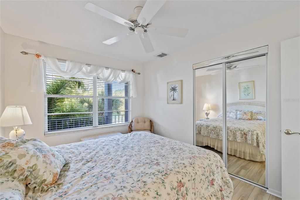 For Sale: $520,000 (2 beds, 2 baths, 1072 Square Feet)