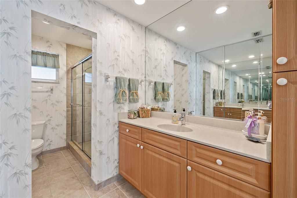 For Sale: $520,000 (2 beds, 2 baths, 1072 Square Feet)