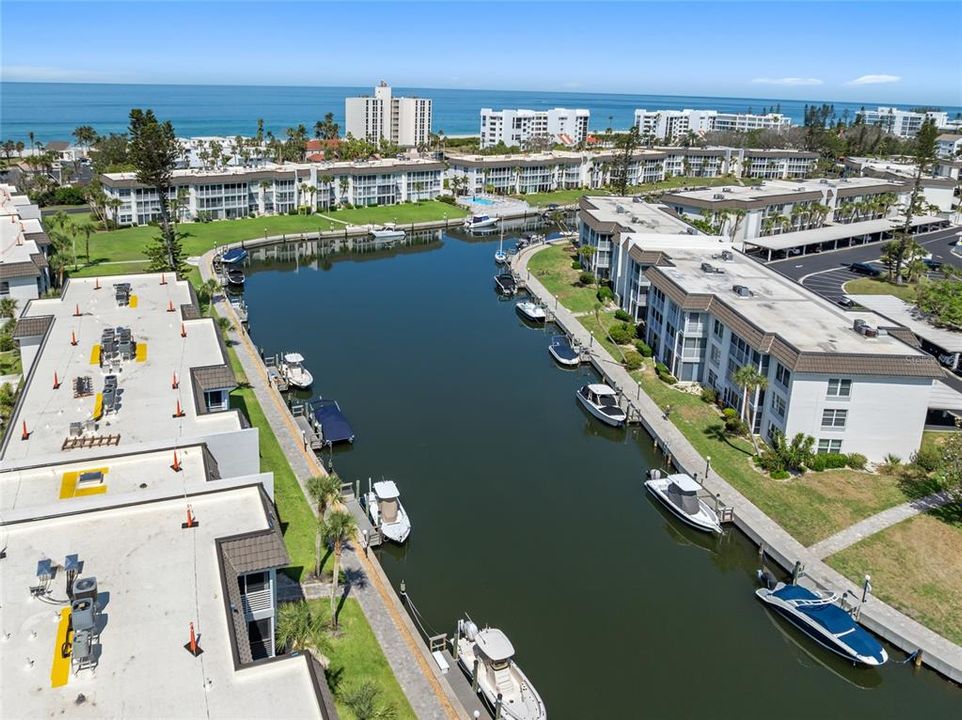 For Sale: $520,000 (2 beds, 2 baths, 1072 Square Feet)