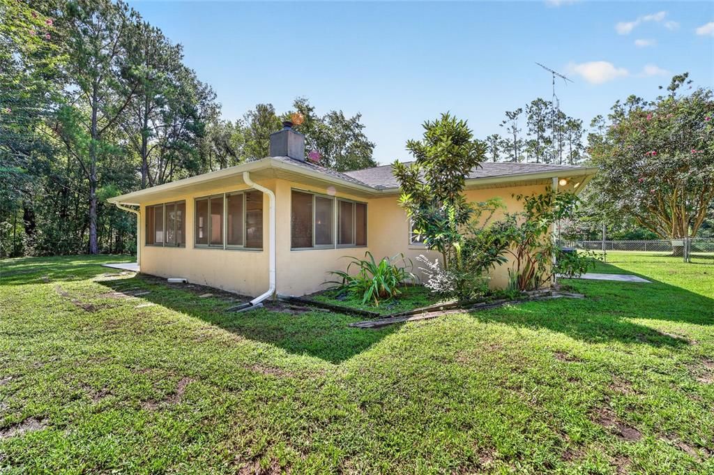 Active With Contract: $237,000 (3 beds, 2 baths, 1685 Square Feet)